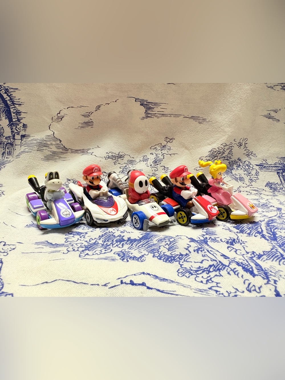 Hot Wheels Nintendo Mario Kart Lot Of 5 - Dry Bones, Mario, Peach, Shy Guy
